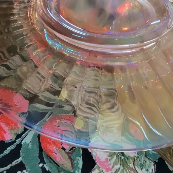 🍑  6 Vintage Iridescent Pressed Glass Salad/Dessert Plates  🍰  EVC - Picture 13 of 13